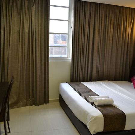 อีซี โฮเต็ล แอท อัมปัง Hotel Batu Empat ภายนอก รูปภาพ