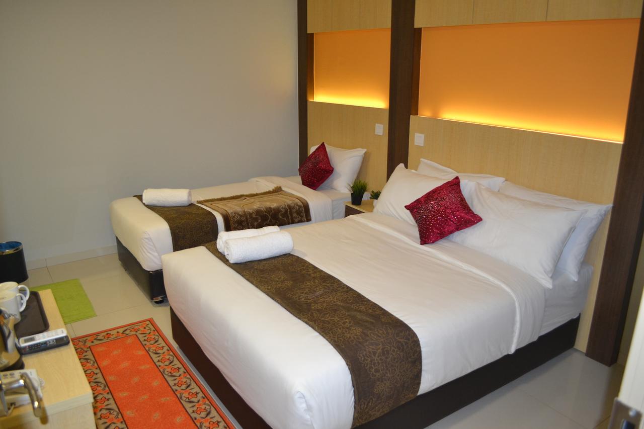อีซี โฮเต็ล แอท อัมปัง Hotel Batu Empat ภายนอก รูปภาพ