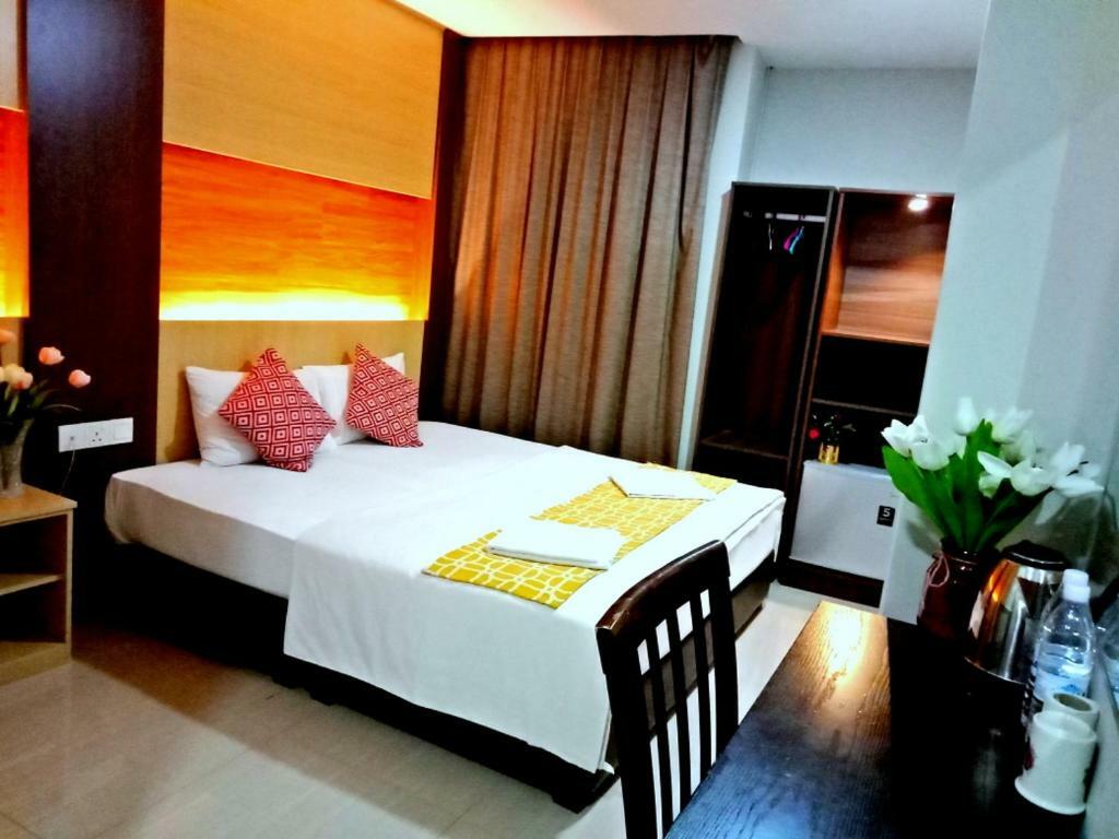 อีซี โฮเต็ล แอท อัมปัง Hotel Batu Empat ภายนอก รูปภาพ