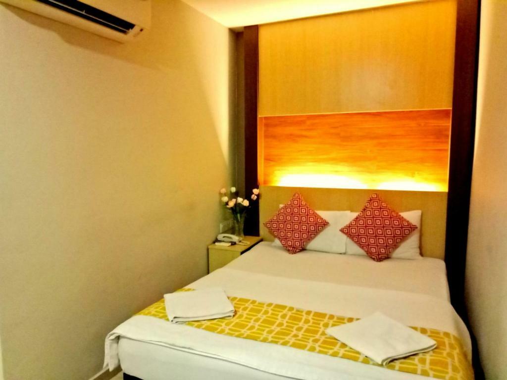 อีซี โฮเต็ล แอท อัมปัง Hotel Batu Empat ภายนอก รูปภาพ