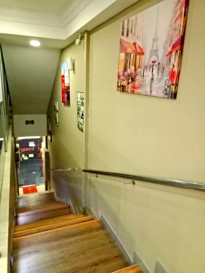 อีซี โฮเต็ล แอท อัมปัง Hotel Batu Empat ภายนอก รูปภาพ